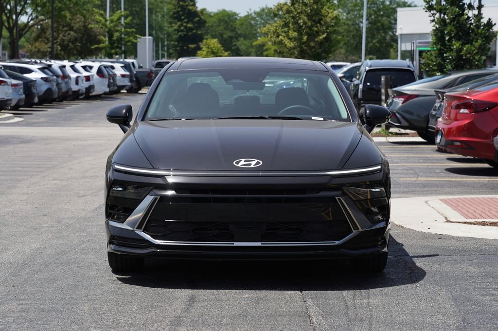 New 2026 Abyss Black Hyundai SEL image 25