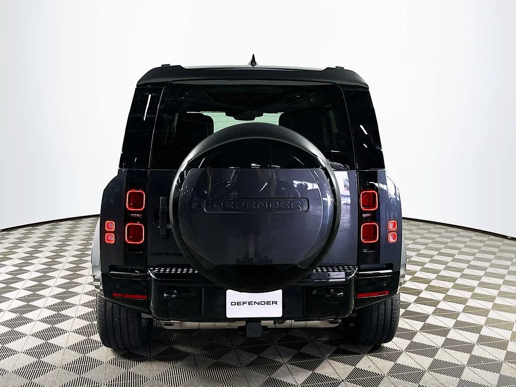 Certified Used 2025 Carpathian Gray Metallic Land Rover X-Dynamic SE image 6
