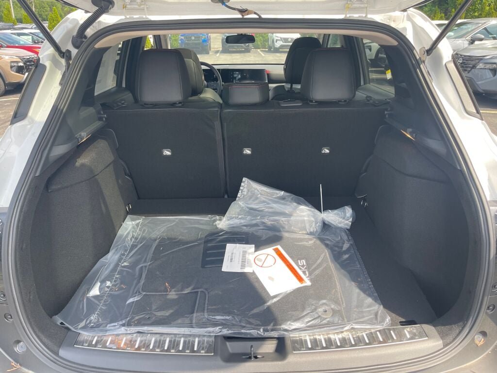 New 2026 Aspen White Tricoat Nissan SR image 20