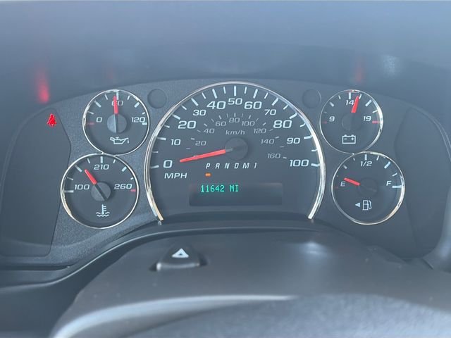 Used 2024 White Chevrolet Work Van image 23