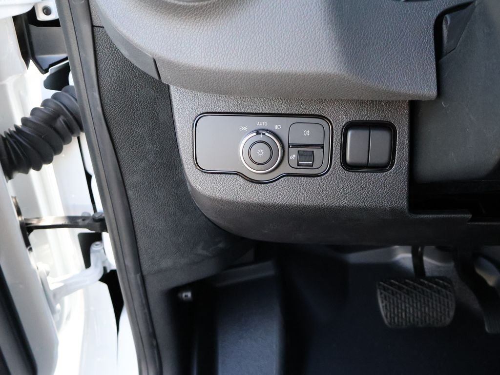 New 2026 Arctic White Mercedes-Benz Cargo 144 WB image 36