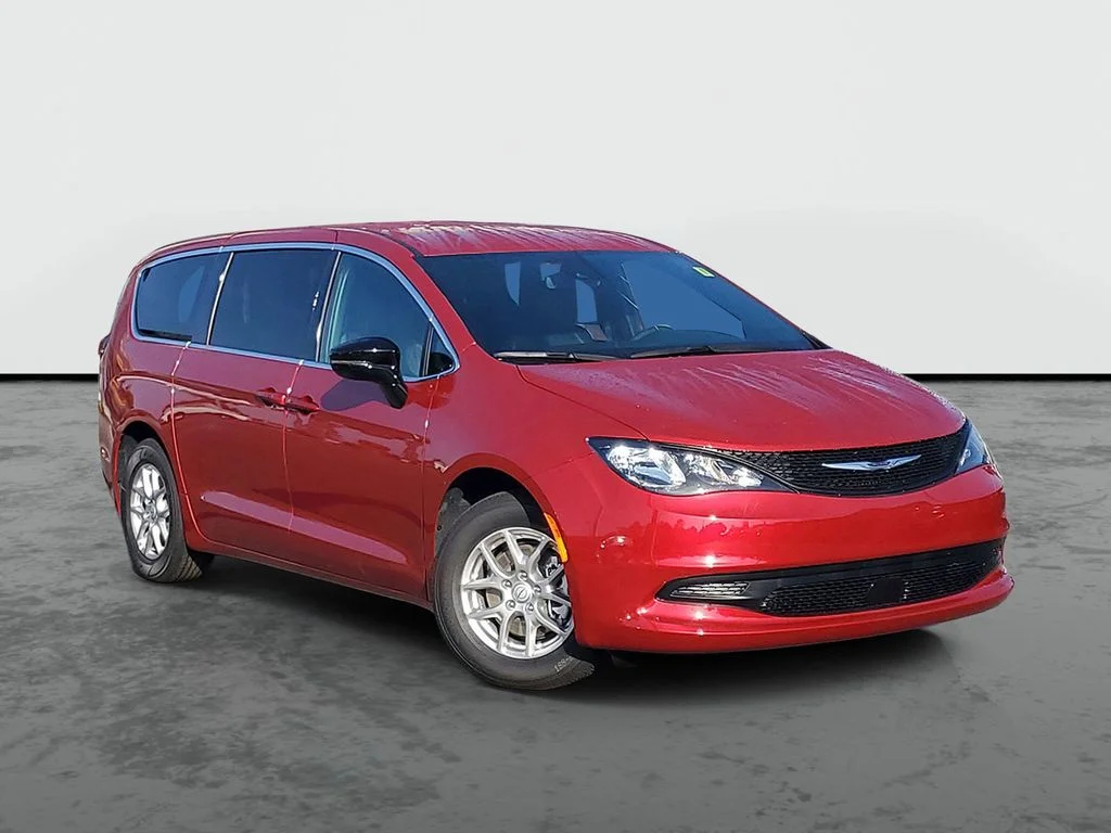 2025 Chrysler Voyager LX's photo