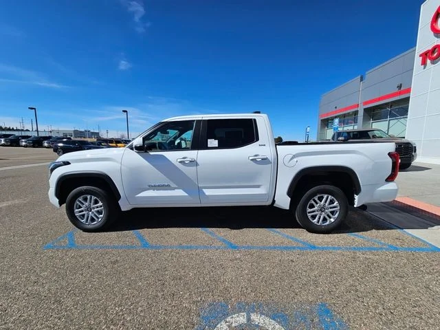 2026 Toyota Tundra SR5 - Photo 9