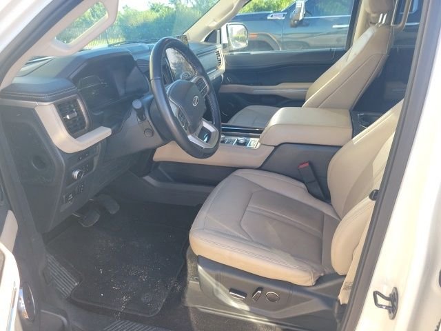 Used 2022 White Ford Limited image 7