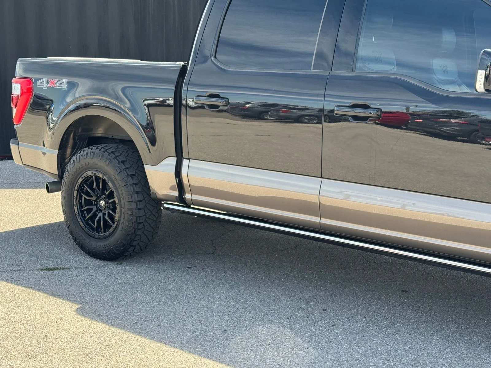 Used 2023 Gray Ford King Ranch image 4