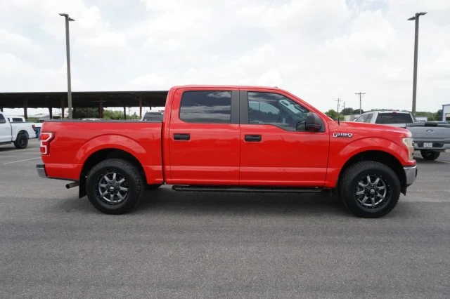 Used 2018  Ford XL image 4