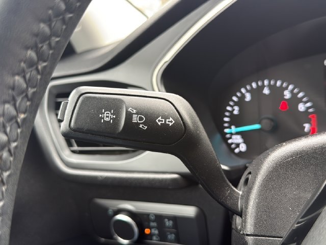 Used 2022 Silver Ford SE image 29