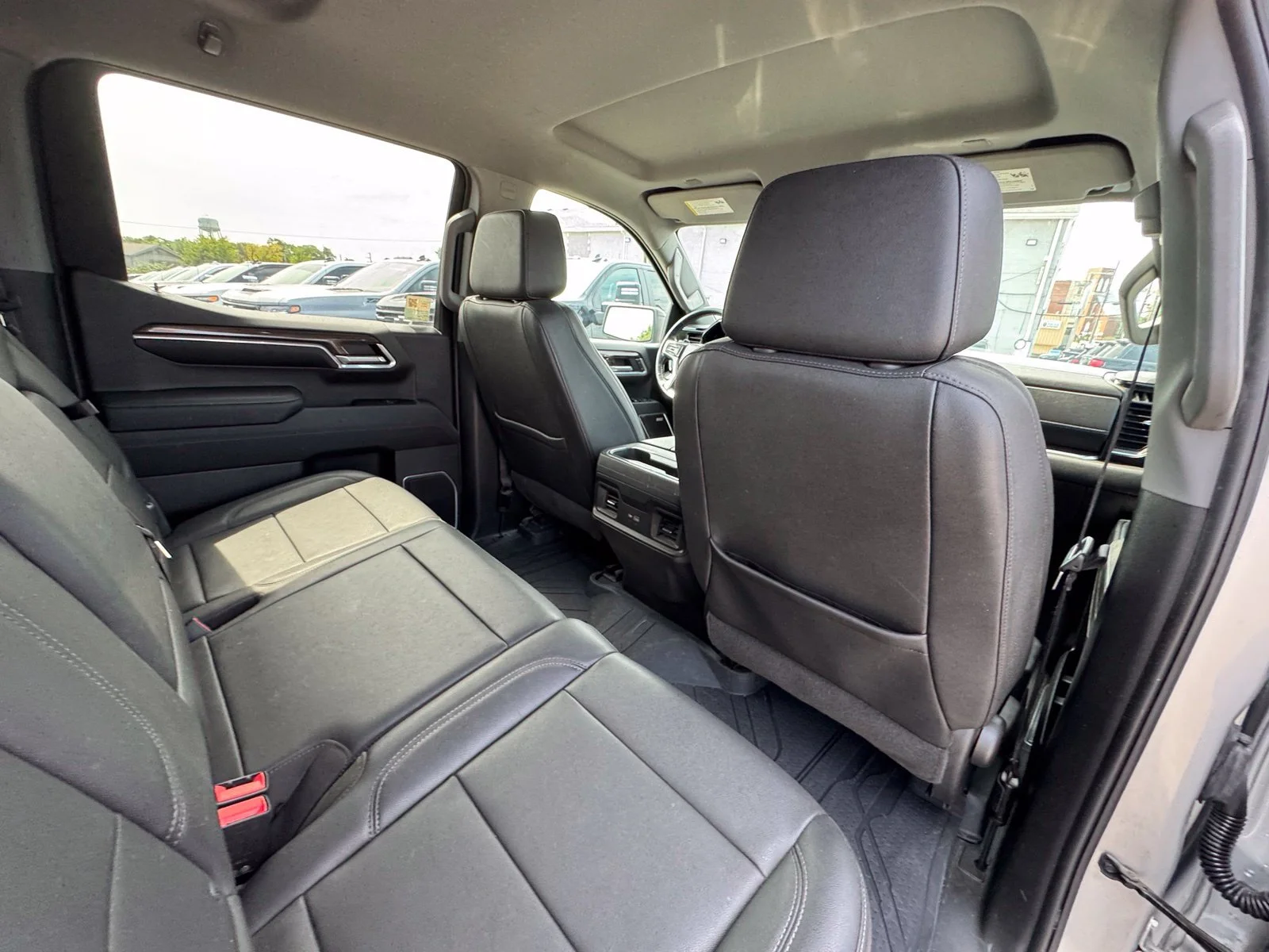 Used 2022 SILVER ICE METALLIC Chevrolet RST image 29