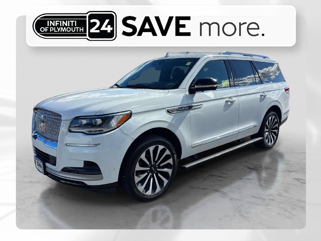 Used 2022 White Lincoln Reserve image 1