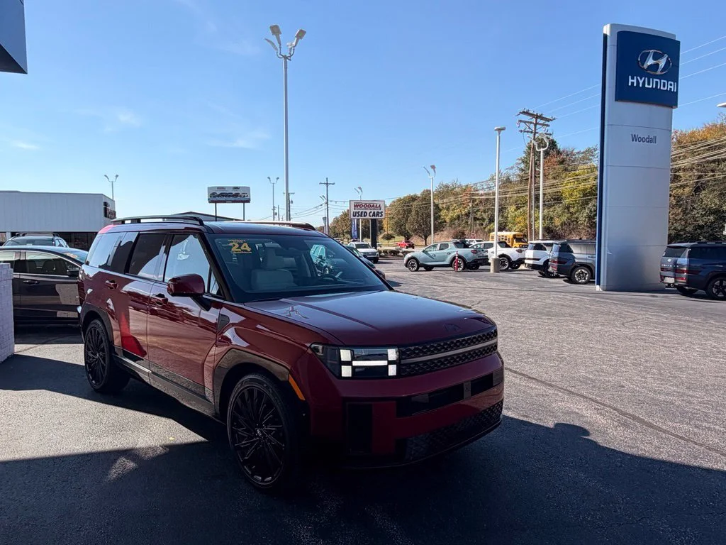 Used 2024 Ultimate Red Hyundai Calligraphy image 3
