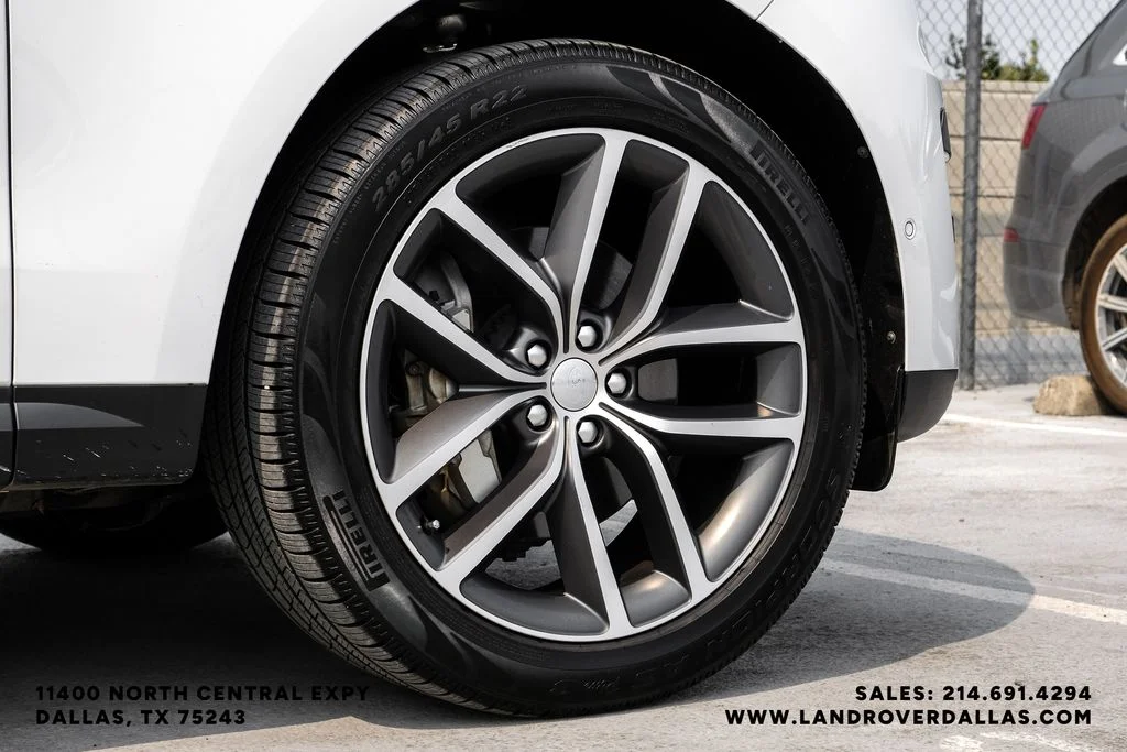 Used 2023 Fuji White Land Rover SE image 67