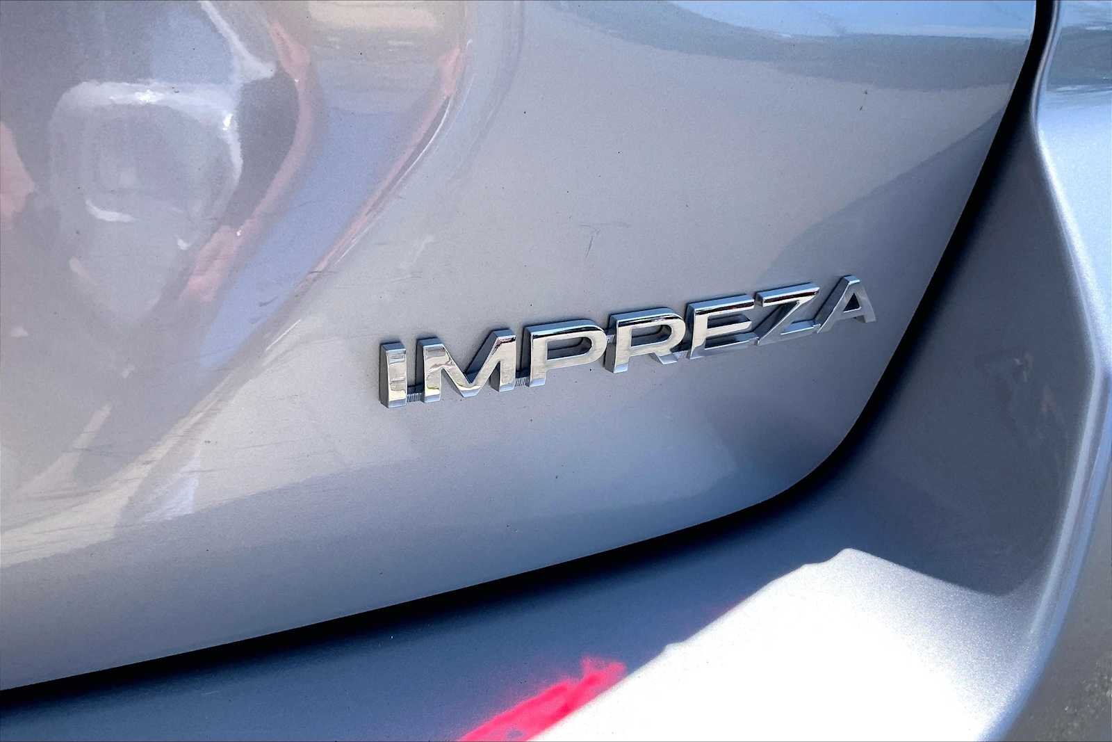 Certified Used 2024 Ice Silver Metallic Subaru  image 10