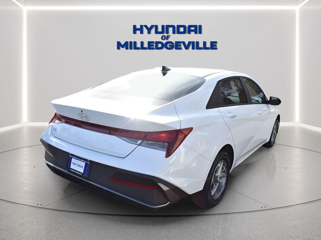New 2026 Serenity White Hyundai SE image 5