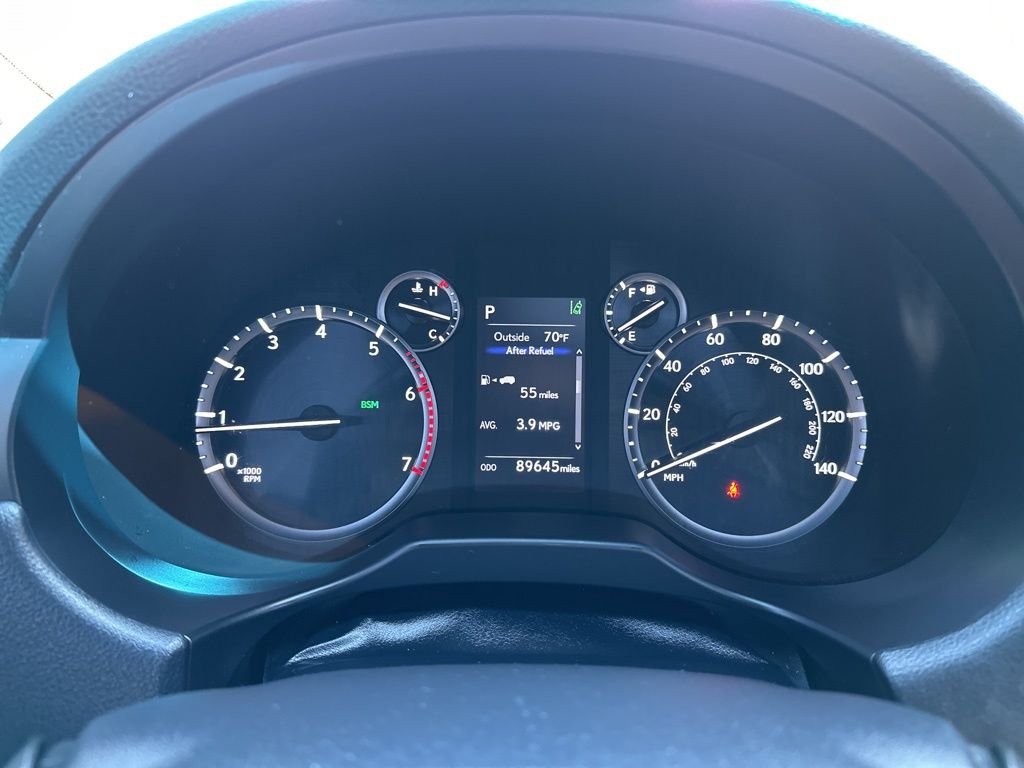 Used 2022 White Lexus 460 image 31