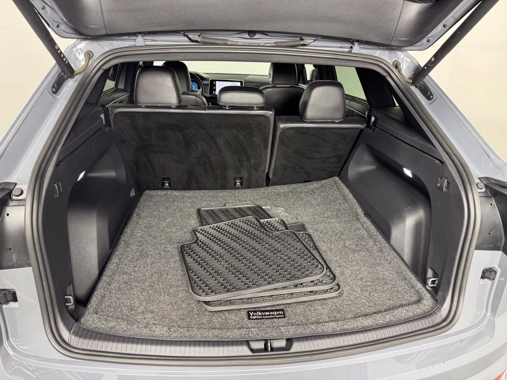 Used 2024 Pure Gray Volkswagen 2.0T SEL image 29