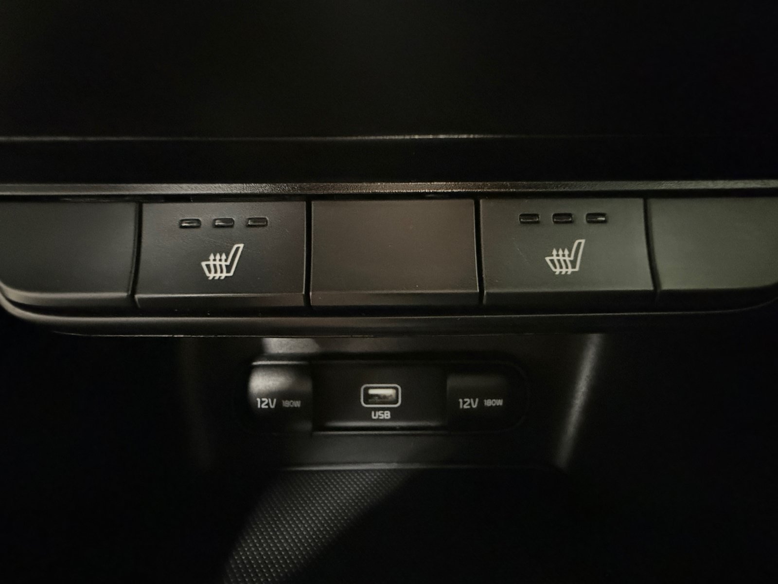 Used 2020 Snow White Pearl Kia S image 25