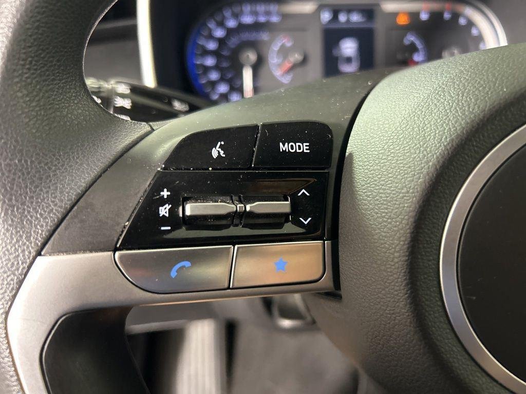 Used 2024 White Hyundai SEL image 21