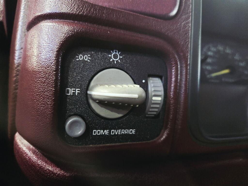Used 1999 Summit White GMC BASE image 11