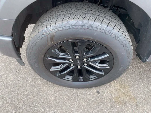 Used 2024 Gray Metallic Ford XLT image 9