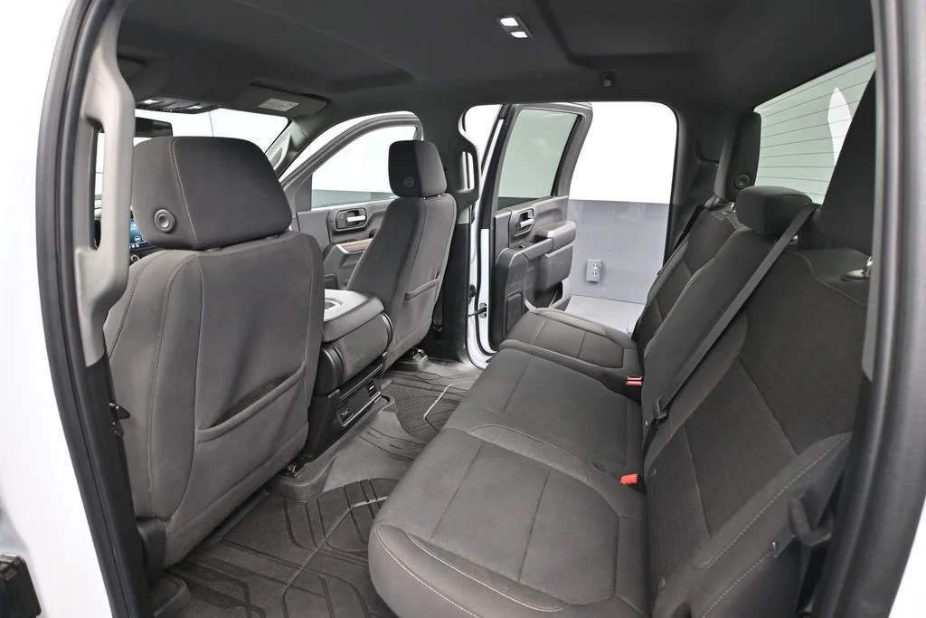 Used 2022 White Chevrolet LT image 27