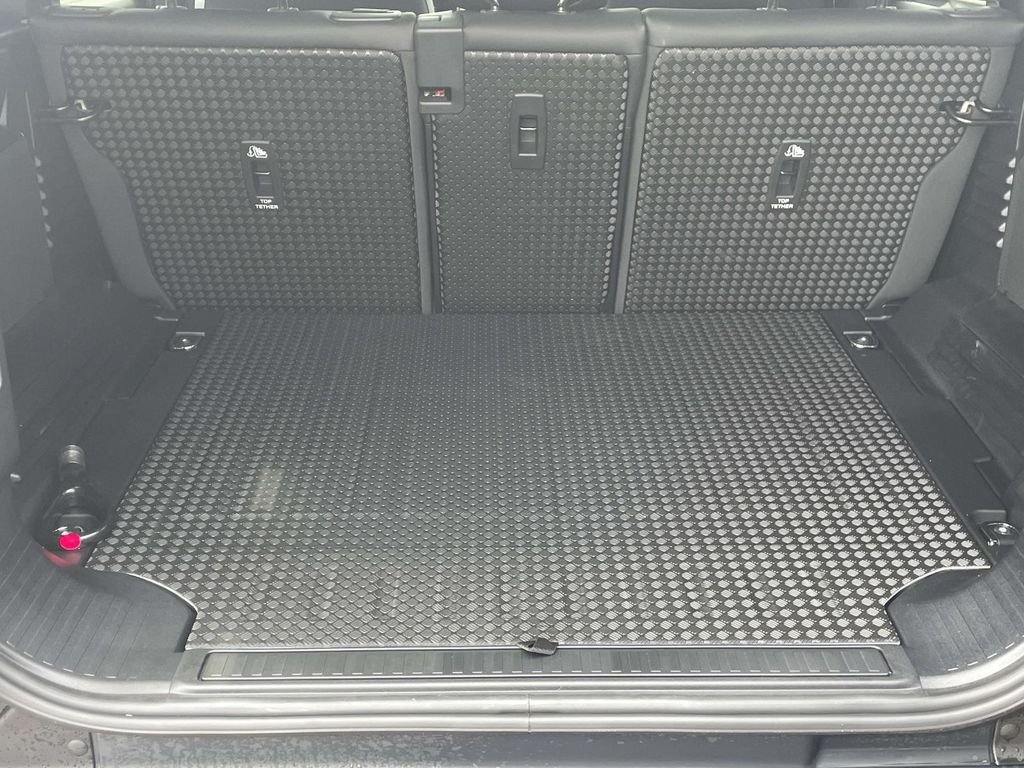 New 2026 Carpathian Grey Land Rover S image 15