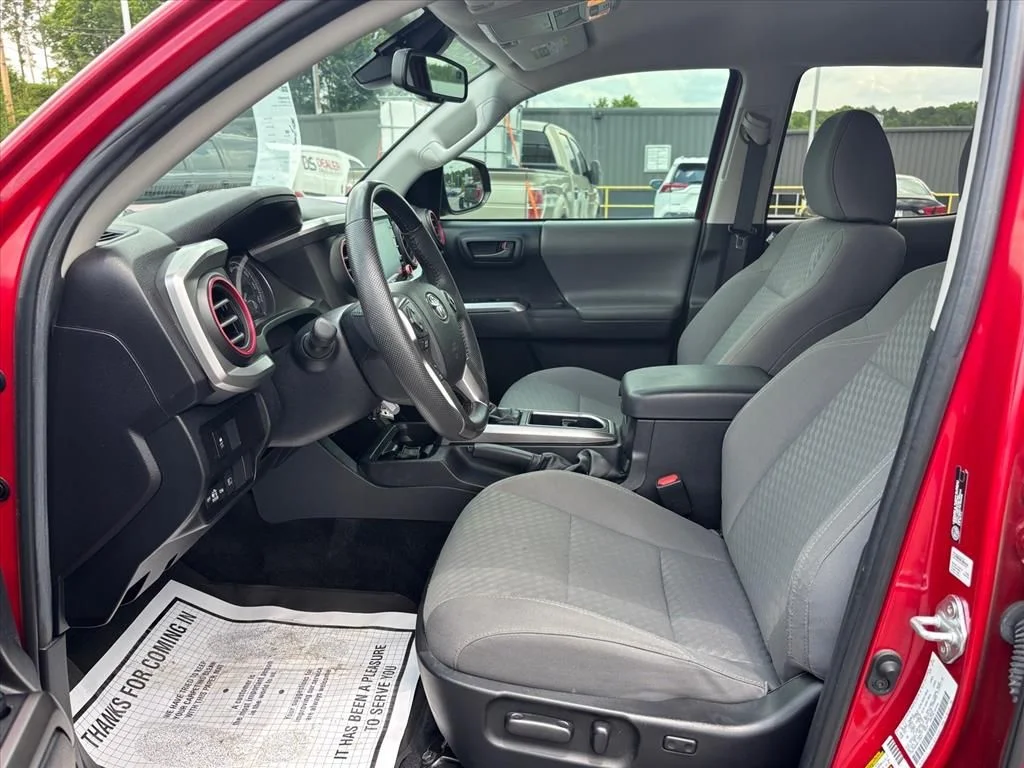 Used 2022 Red Toyota SR5 image 11