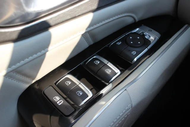 Used 2023 White Kia SX Prestige image 20
