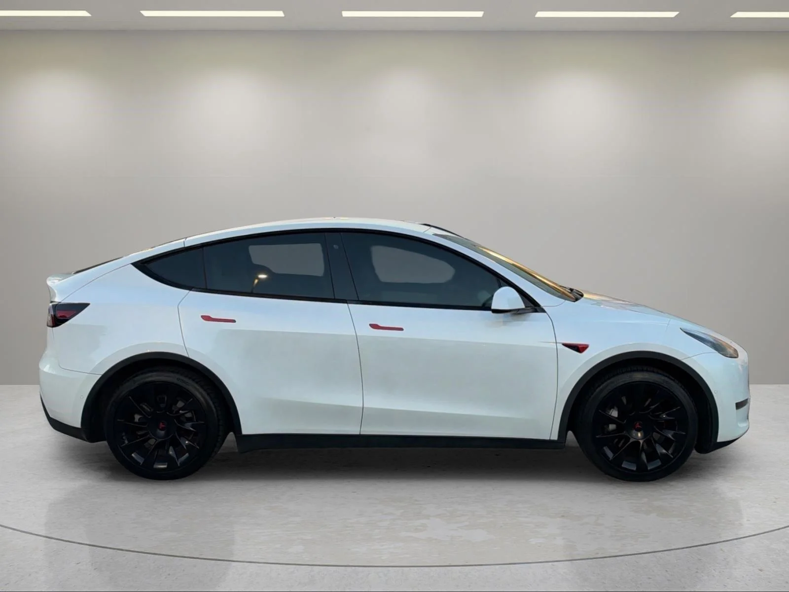 Used 2020  Tesla Long Range image 8