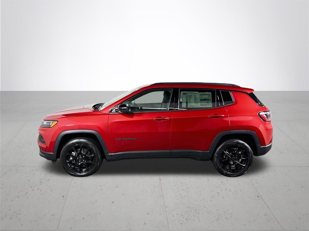 New 2026 Red Hot Pearl-Coat Exterior Paint Jeep Latitude image 9