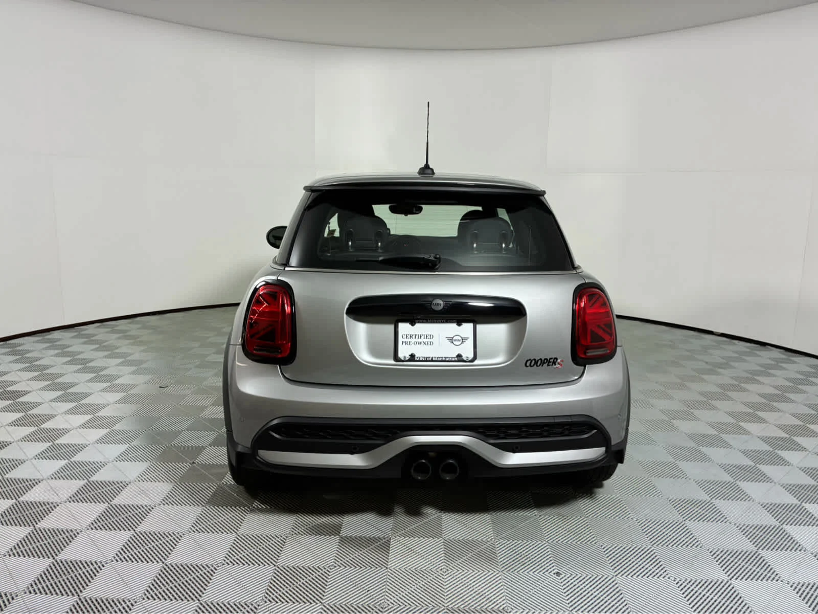 Certified Used 2024 Melting Silver III Metallic MINI Cooper S image 4