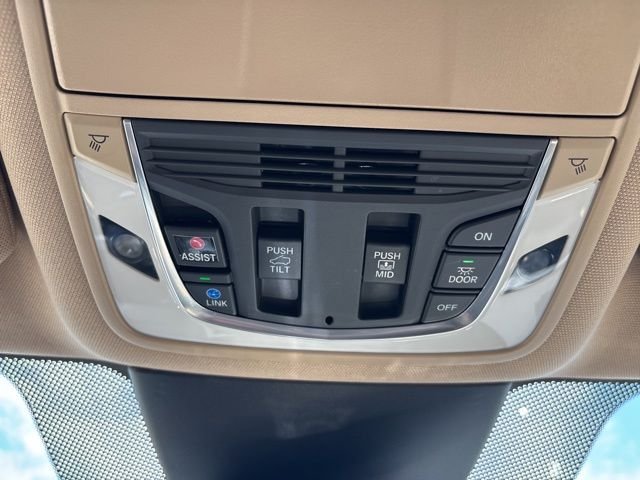 Used 2022 Black Acura Technology image 30