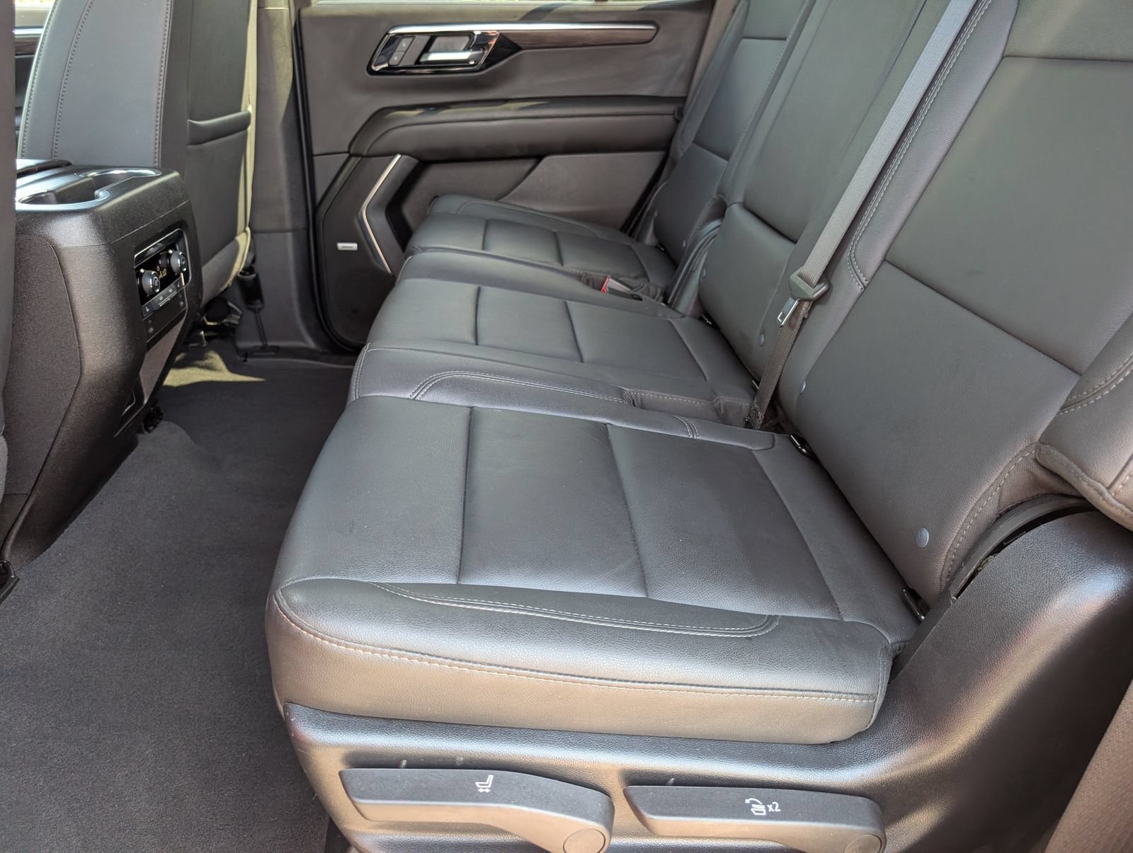 Used 2025 Radiant Red Tintcoat Chevrolet Z71 image 16