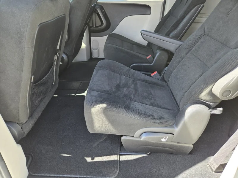 Used 2016 Granite Crystal Metallic Clearcoat Dodge SXT image 8