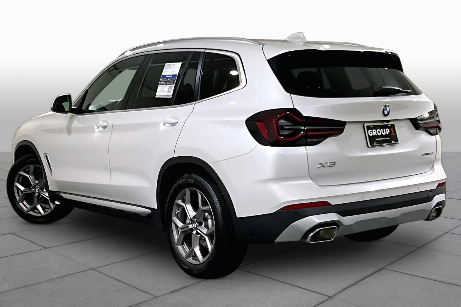 Used 2022 Mineral White Metallic BMW xDrive30i image 22