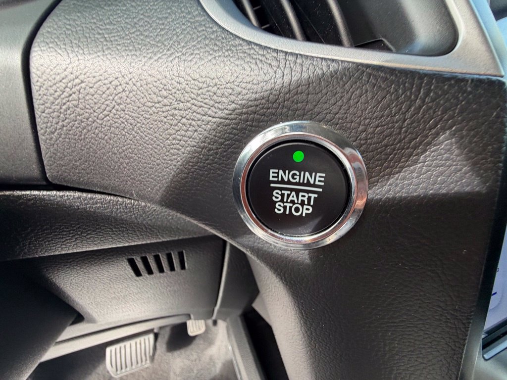 Used 2024 Gray Ford SEL image 22