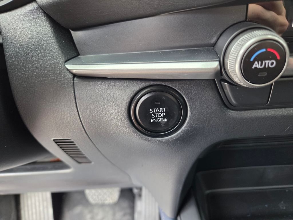 Used 2021 Silver Mazda Select image 27