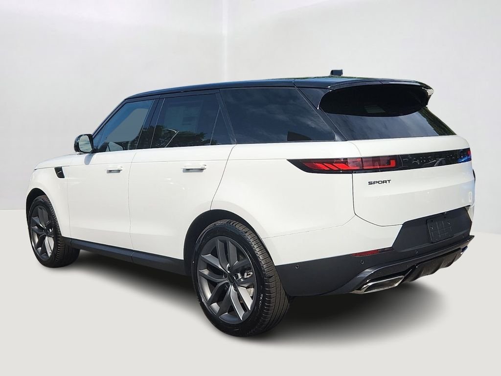 New 2026 Fuji White Land Rover SE image 4