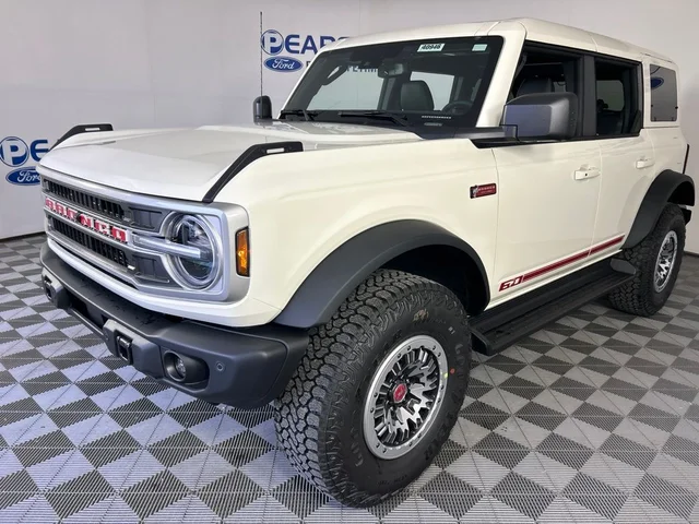 2026 Ford Bronco Outer Banks®