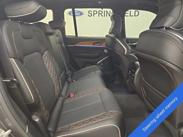Used 2024 Metallic Jeep Summit Reserve image 13