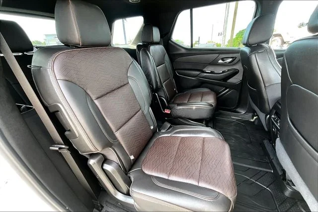 Used 2023 Beige Chevrolet High Country image 20
