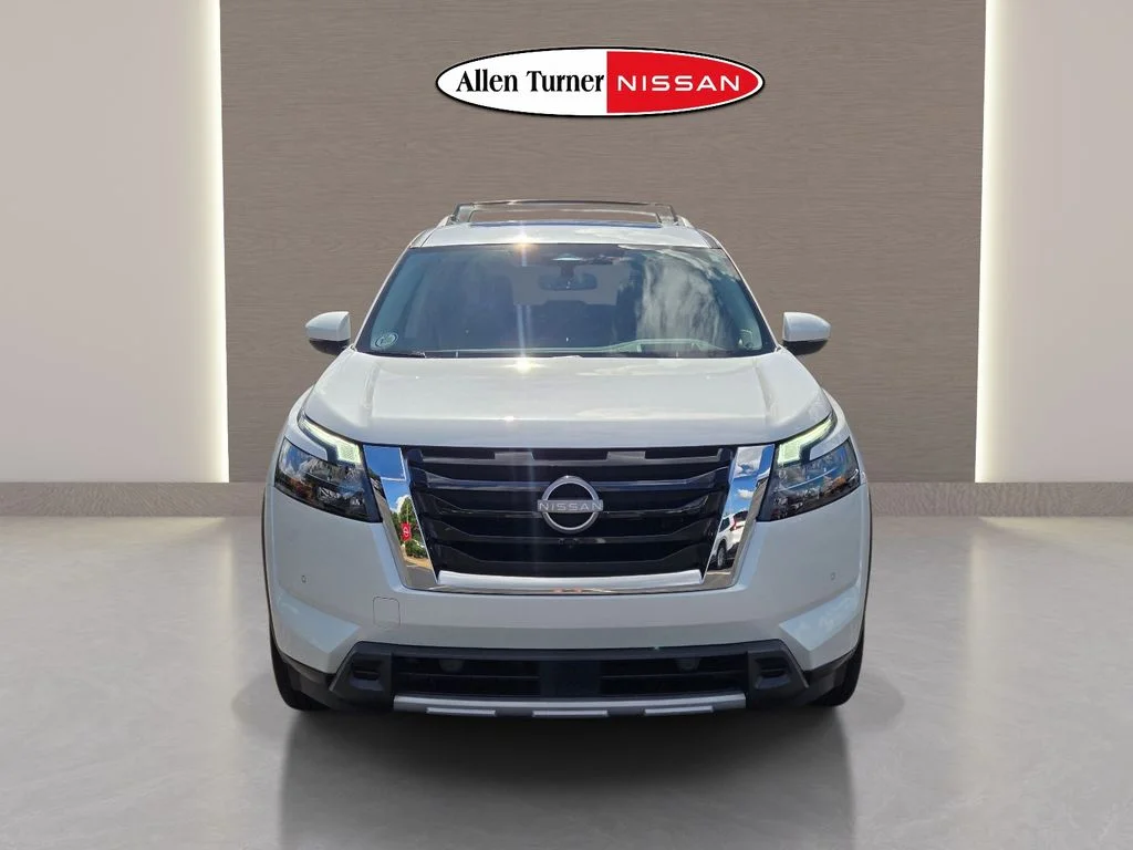 Used 2025 White Nissan Platinum image 4