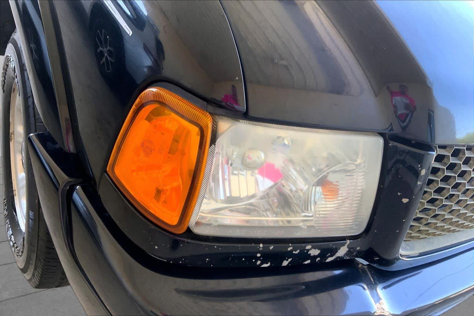 Used 2003 Black Ford Edge image 21