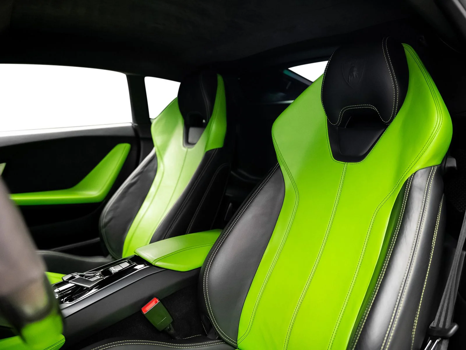 Used 2015 Green Lamborghini LP610-4 image 32