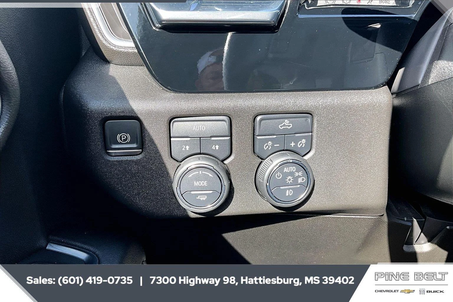 Used 2024 Summit White Chevrolet RST image 23