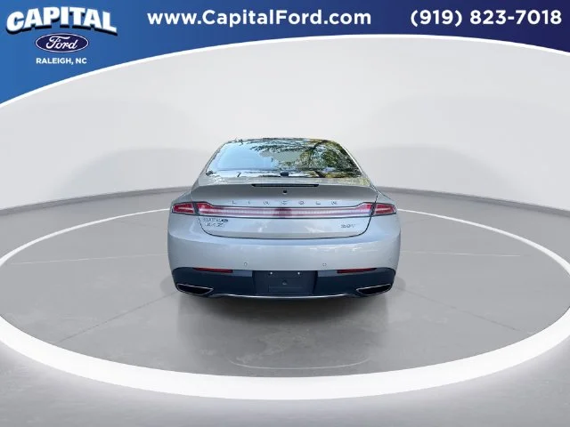 Used 2017 Gold Lincoln Premiere image 7