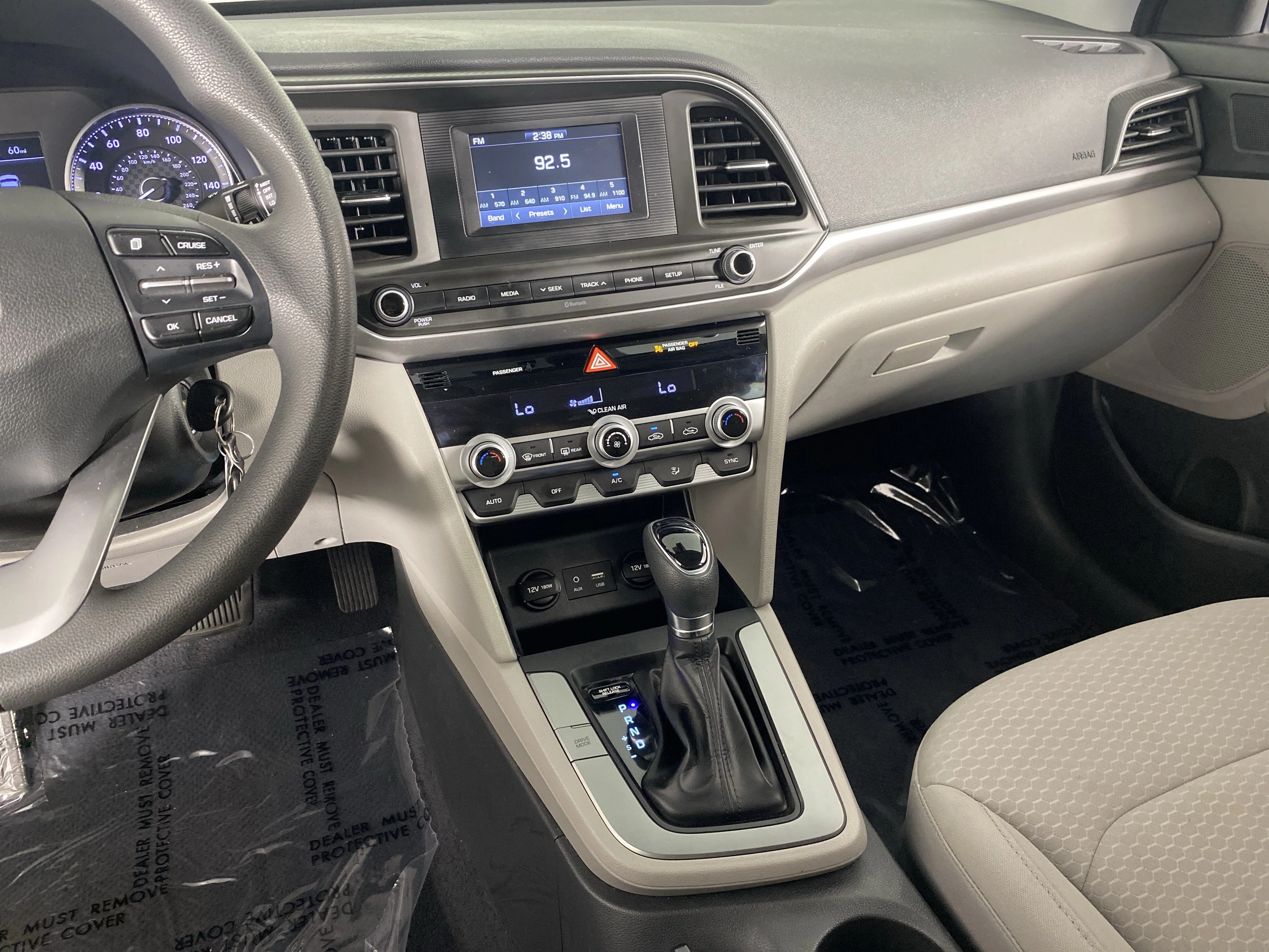Used 2020 Stellar Silver Hyundai SE image 24