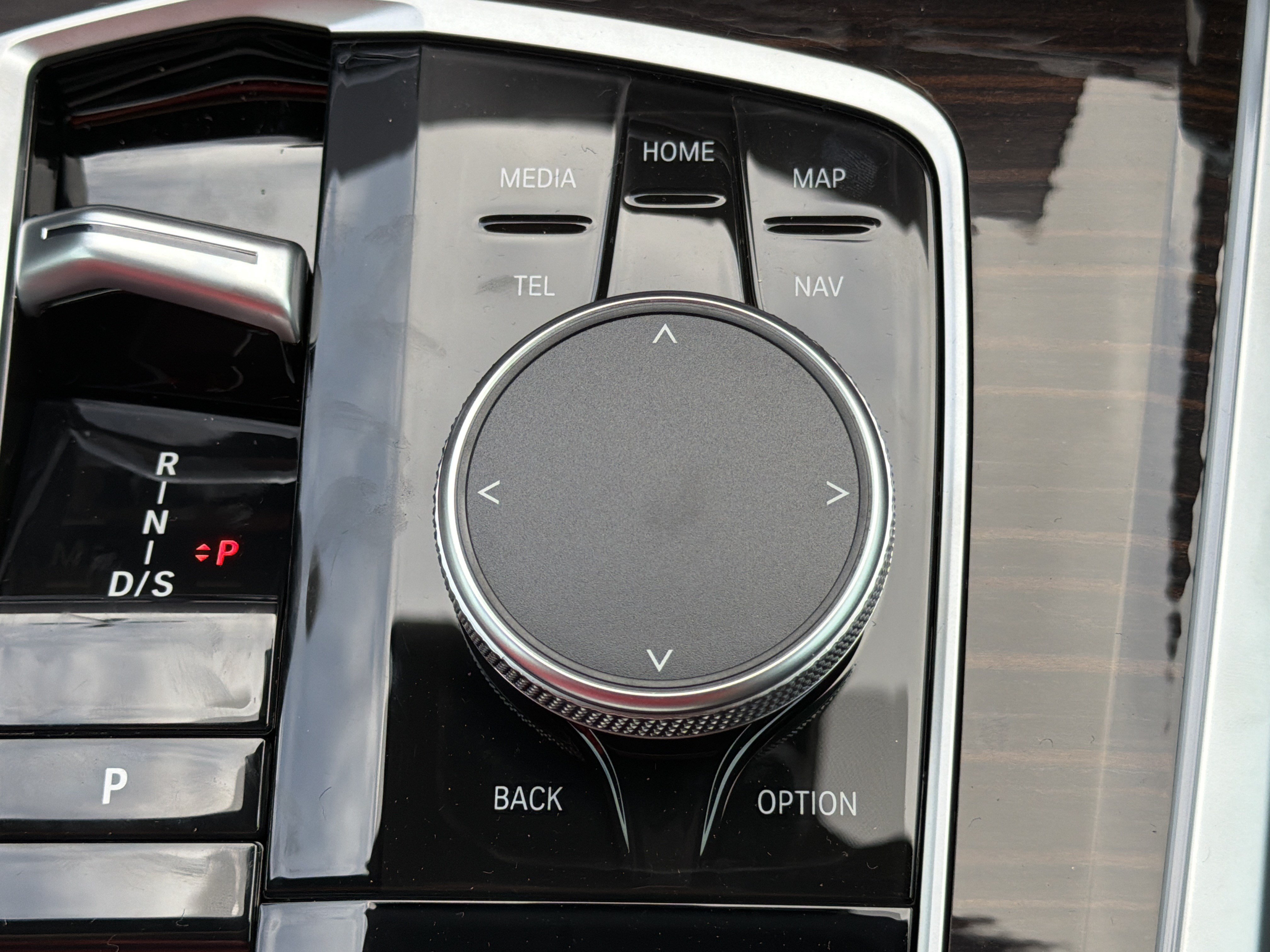 New 2026 Skyscraper Grey Metallic BMW sDrive40i image 9