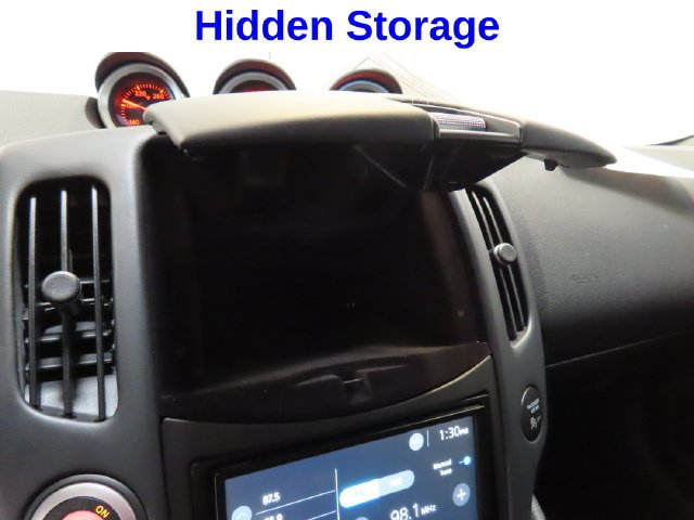 Used 2014 Brilliant Silver Metallic Nissan Base image 19