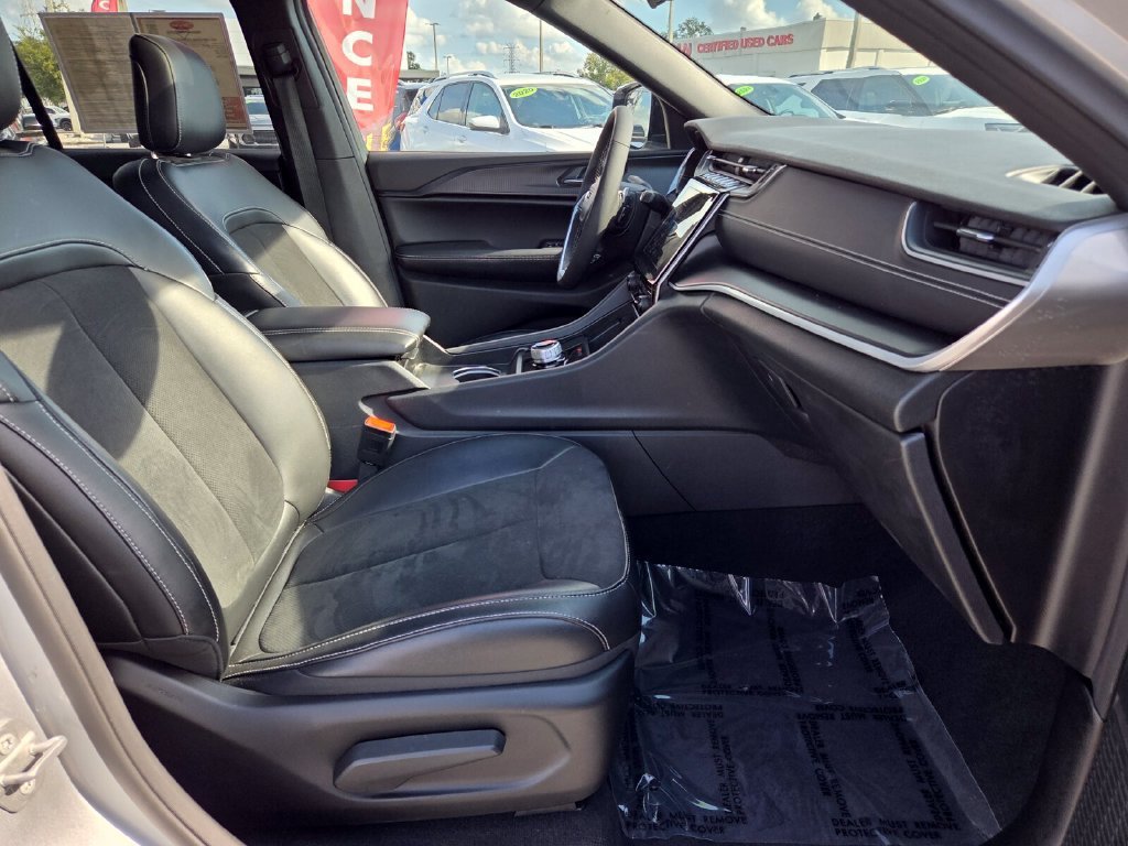 2025 Jeep Grand Cherokee Altitude - Photo 17