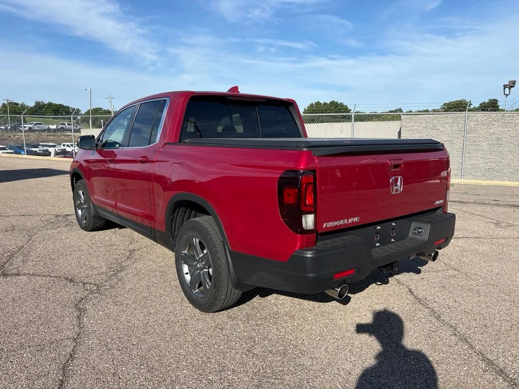 Used 2023 Red Honda RTL image 5